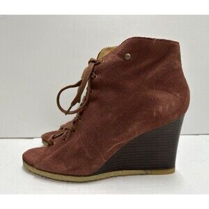 Ugg Women size US 9 UK 7.5 EU 40 maroon suede upper wedge lace up sandals